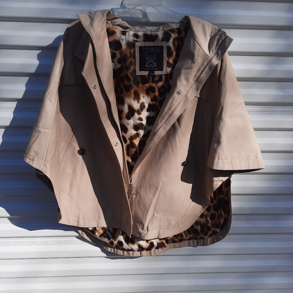 Hilary Radley Camel Tan Rain Coat Pancho Cheetah EUC Womens Hooded Brown Cape - Picture 2 of 4